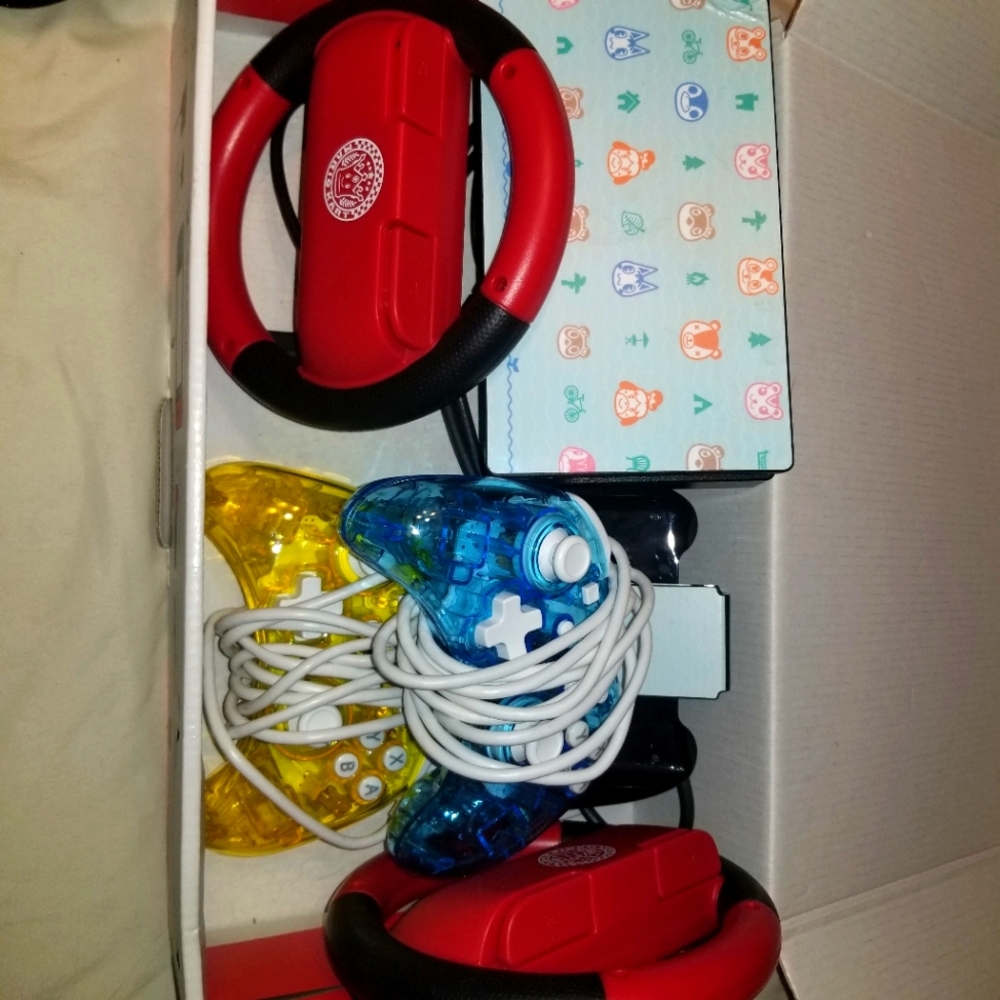 Nintendo Switch - Picture 3 of 3